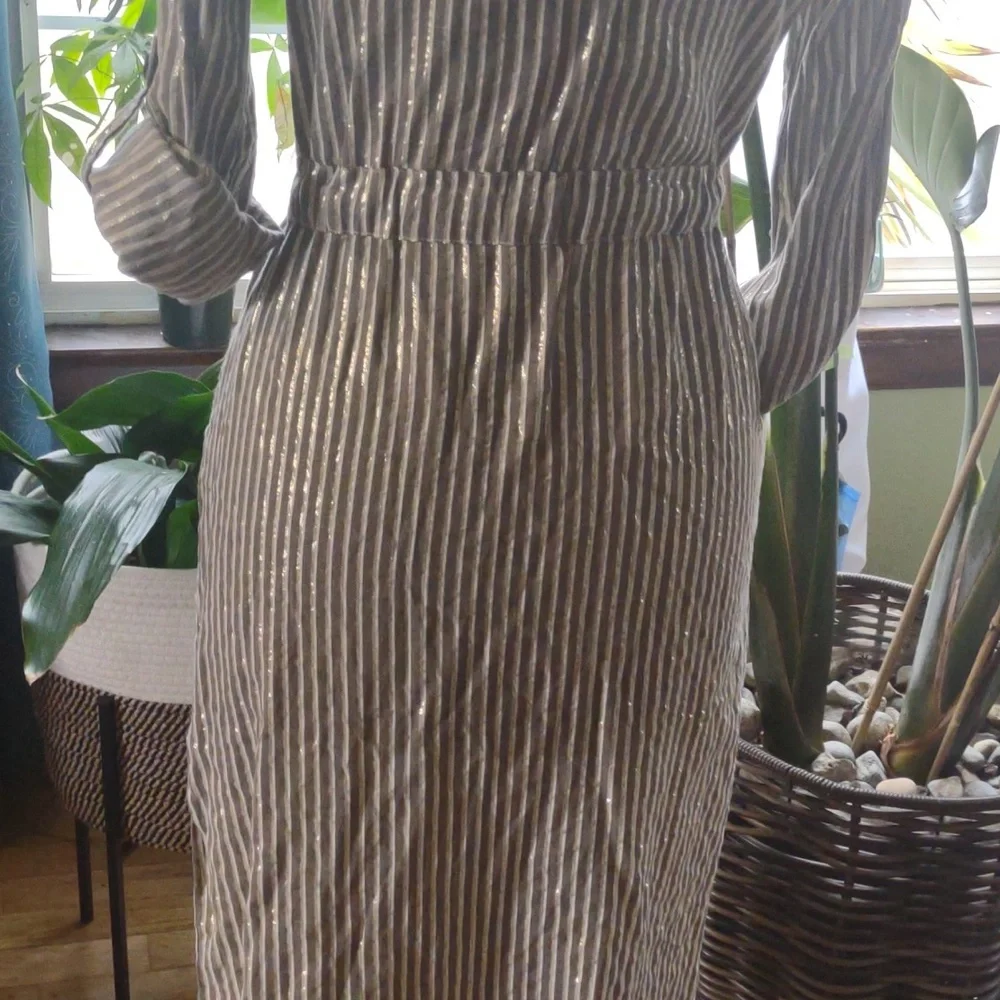 Size LG long sleeve adjustble cuff metallic button down midi dress grey/gold/sil - Picture 10 of 11